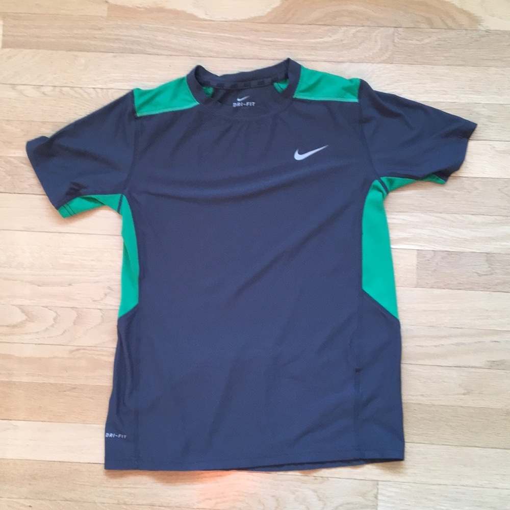 Nike Boys Dri-Fit Large